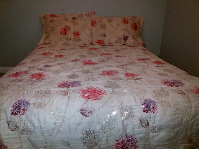 Reversible Bedding Set with Shams 